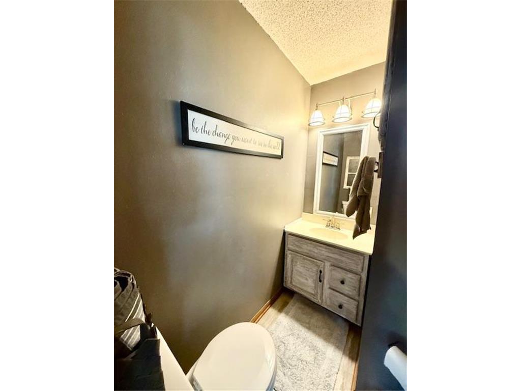 108 W 4th Street Redwood Falls MN 56283 7047845 image39