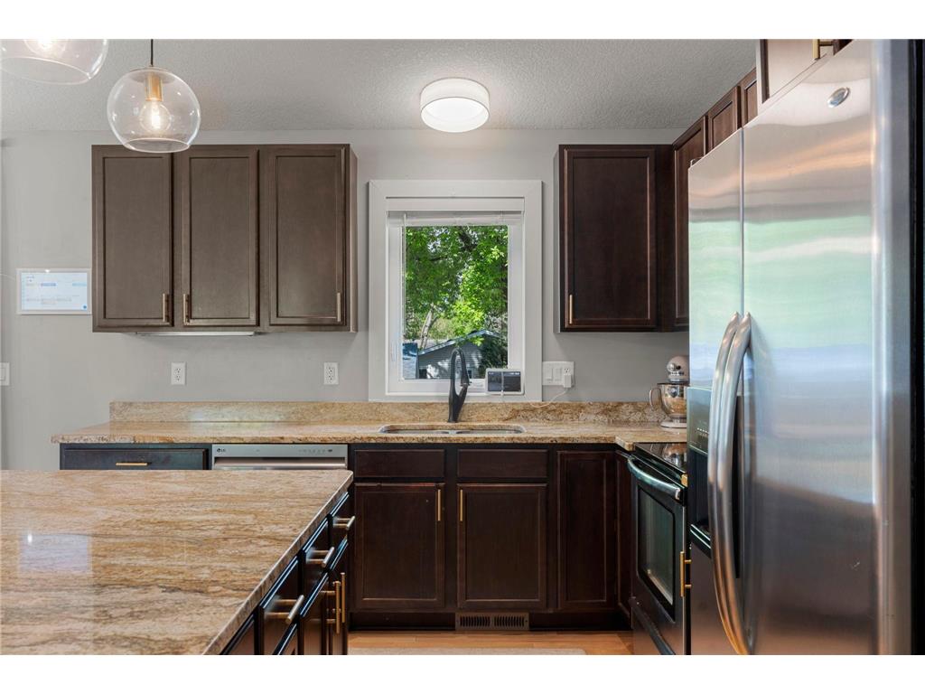 10800 Harrison Avenue S Bloomington MN 55437 7068015 image10