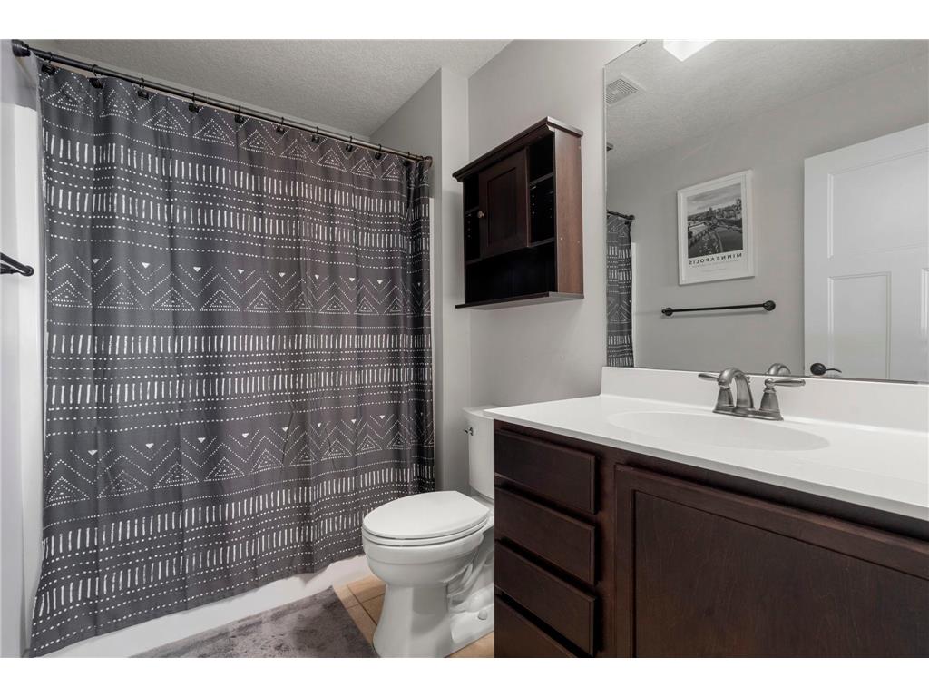 10800 Harrison Avenue S Bloomington MN 55437 7068015 image23