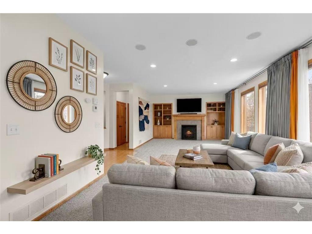 10803 Hawthorn Trail Woodbury MN 55129 7052301 image2