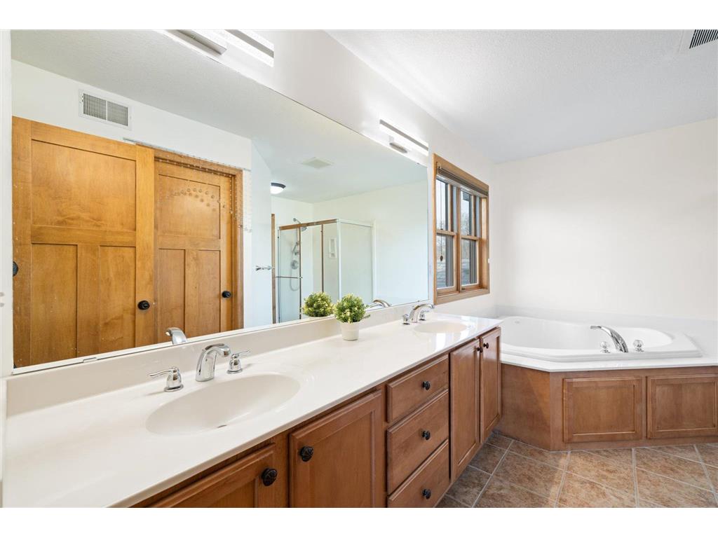10803 Hawthorn Trail Woodbury MN 55129 7052301 image21