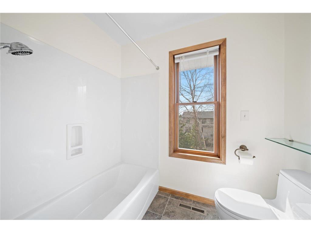 10803 Hawthorn Trail Woodbury MN 55129 7052301 image29