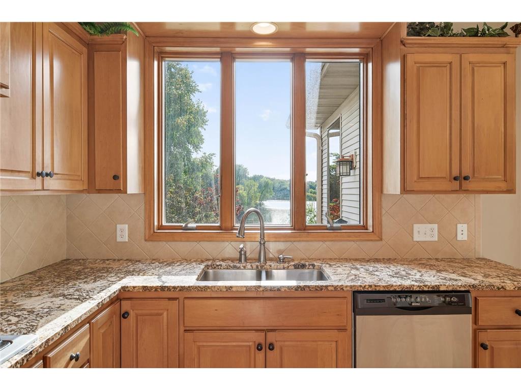 10803 Jersey Drive N Brooklyn Park MN 55445 7040707 image12