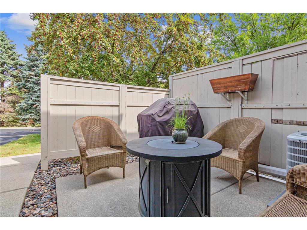 10804 Lexington Dr Eden Prairie MN 55344 6778930 image1