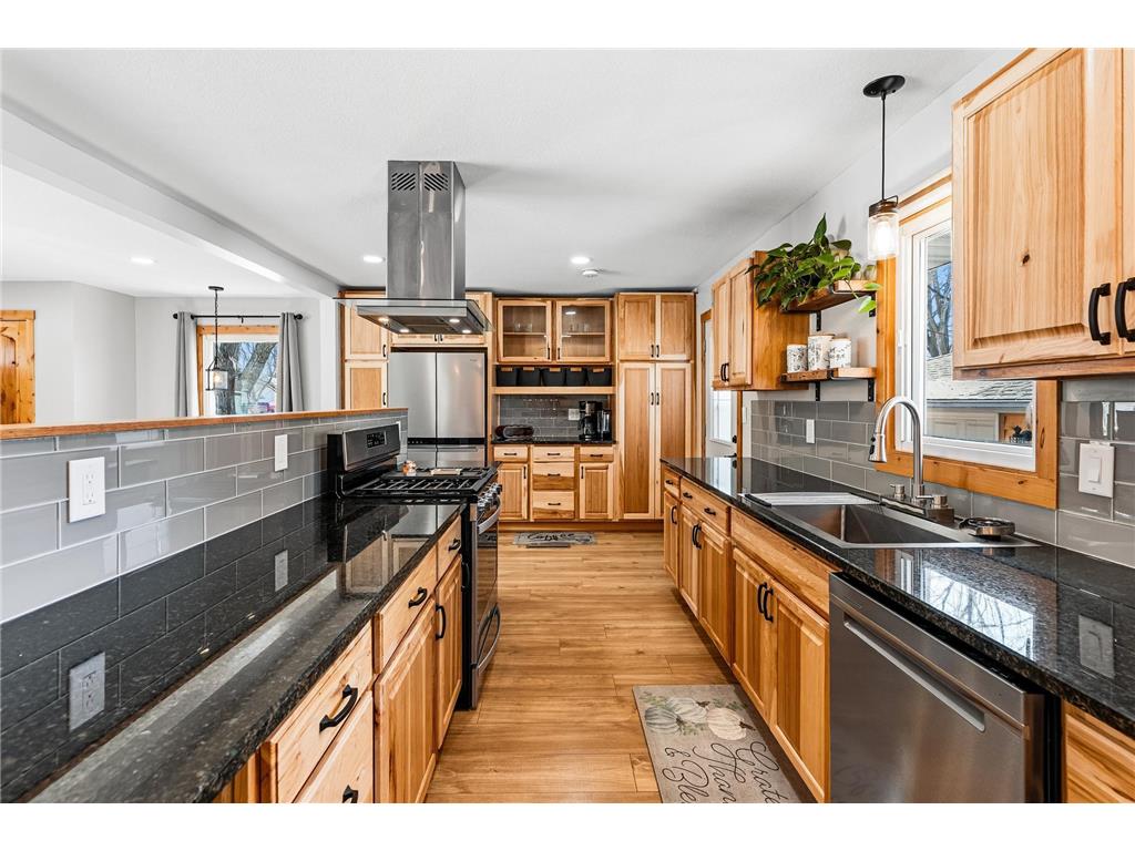 10804 Monroe Drive NE Blaine MN 55434 7014758 image1