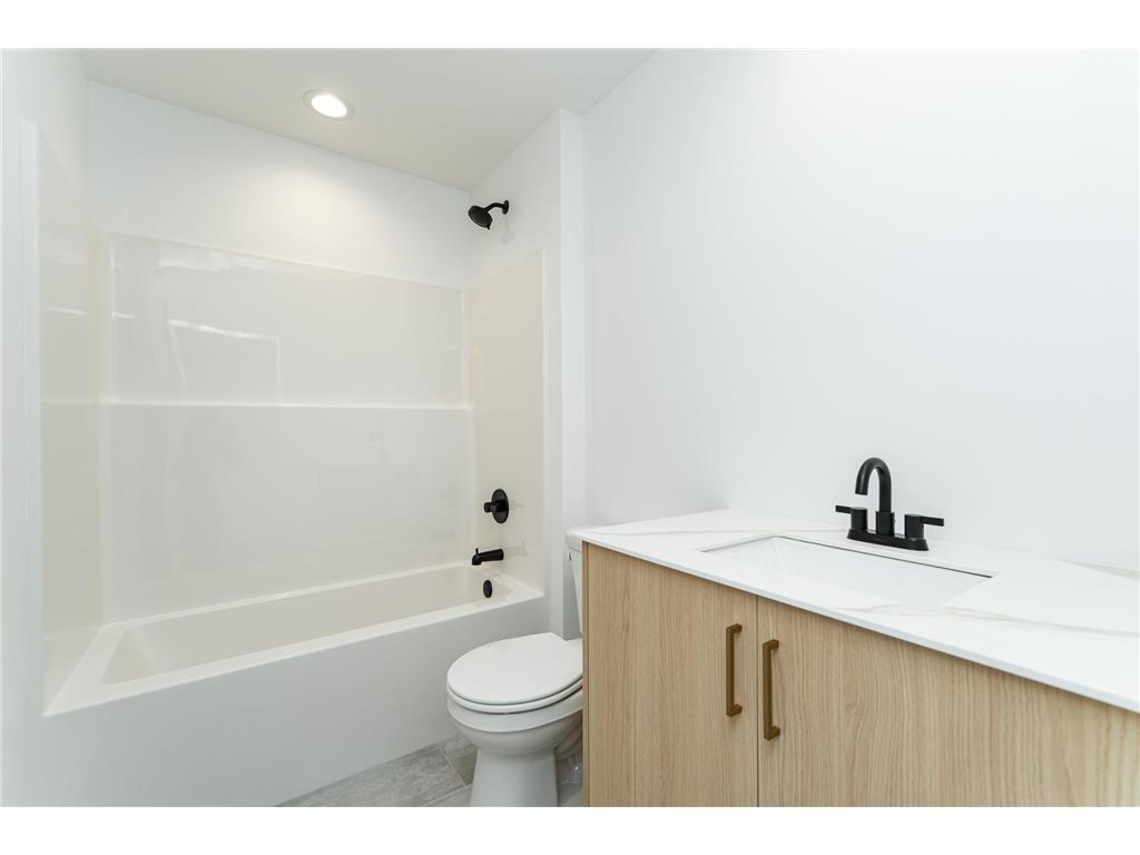 1081 Century Village Lane NE Rochester MN 55906 6807819 image17