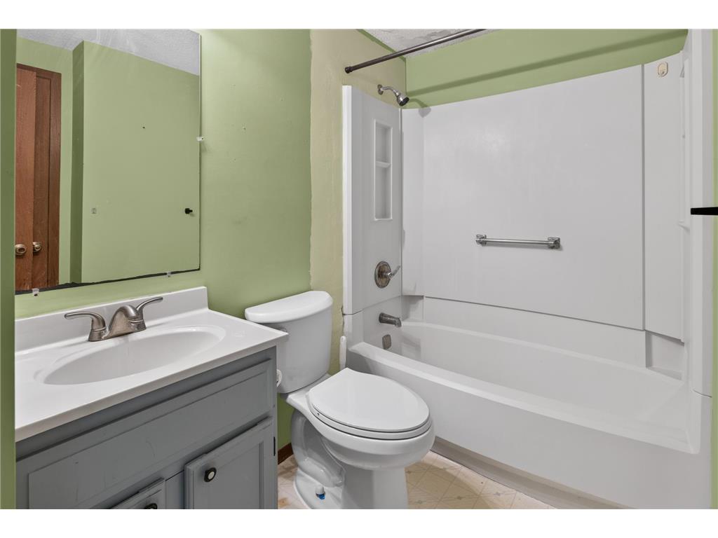 1081 Zemble Street Chaska MN 55318 7098431 image11