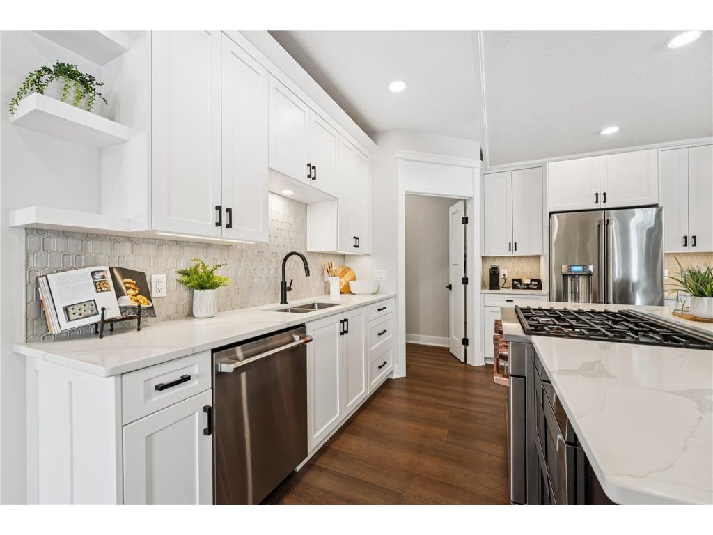 10814 Falling Water Lane #D Woodbury MN 55129 7003929 image12