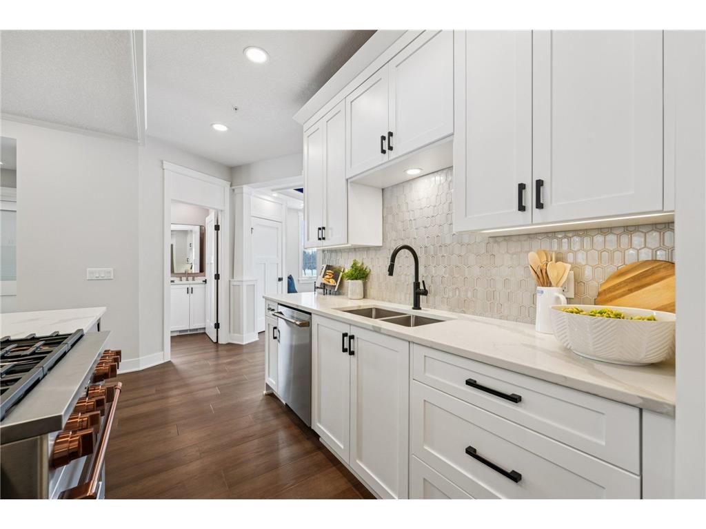 10814 Falling Water Lane #D Woodbury MN 55129 7003929 image15