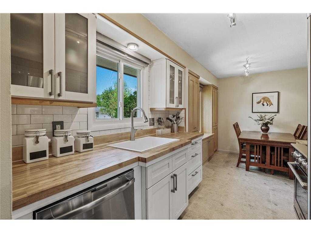 10817 Crooked Lake Boulevard NW Coon Rapids MN 55433 6718738 image1