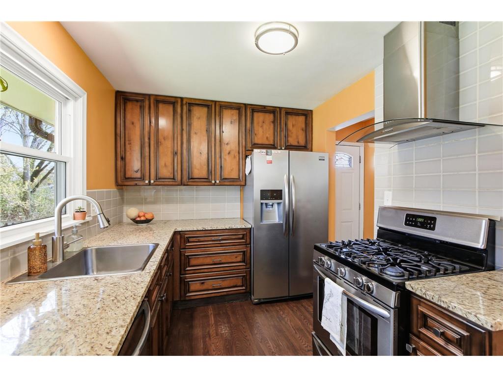 1082 Prior Avenue S Saint Paul MN 55116 7040738 image10