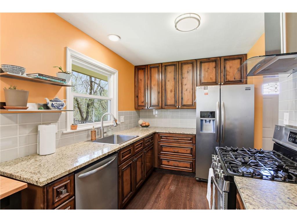 1082 Prior Avenue S Saint Paul MN 55116 7040738 image11