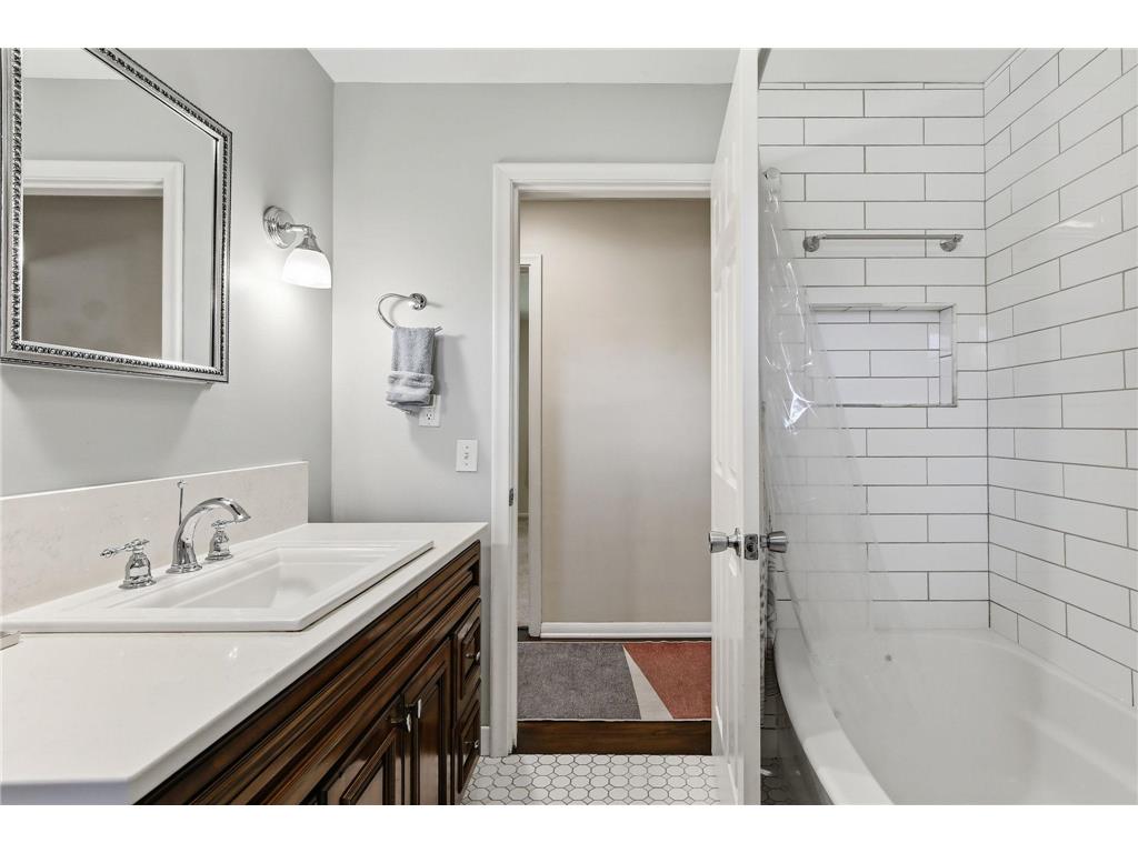 1082 Prior Avenue S Saint Paul MN 55116 7040738 image21