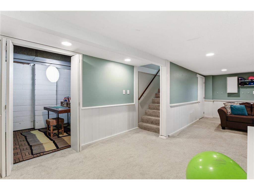 1082 Prior Avenue S Saint Paul MN 55116 7040738 image25