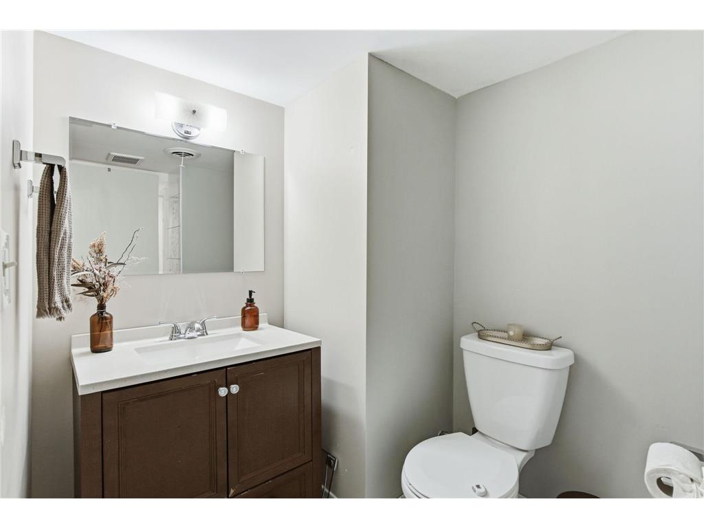 1082 Prior Avenue S Saint Paul MN 55116 7040738 image27