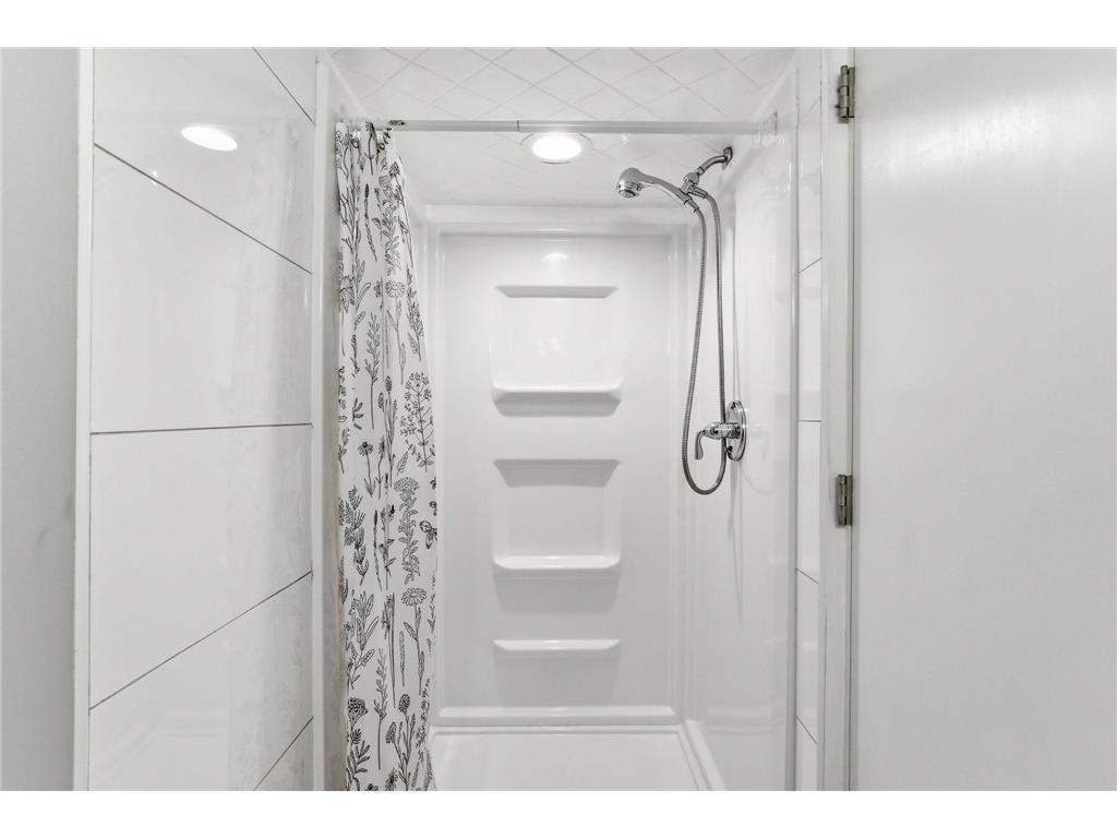 1082 Prior Avenue S Saint Paul MN 55116 7040738 image28