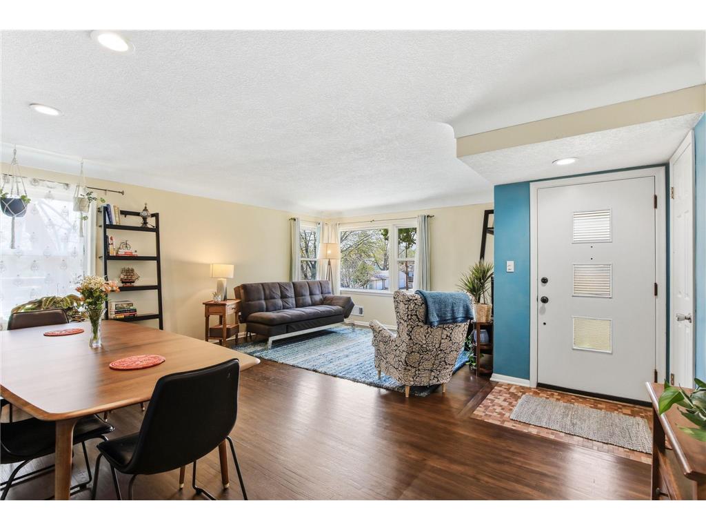 1082 Prior Avenue S Saint Paul MN 55116 7040738 image4