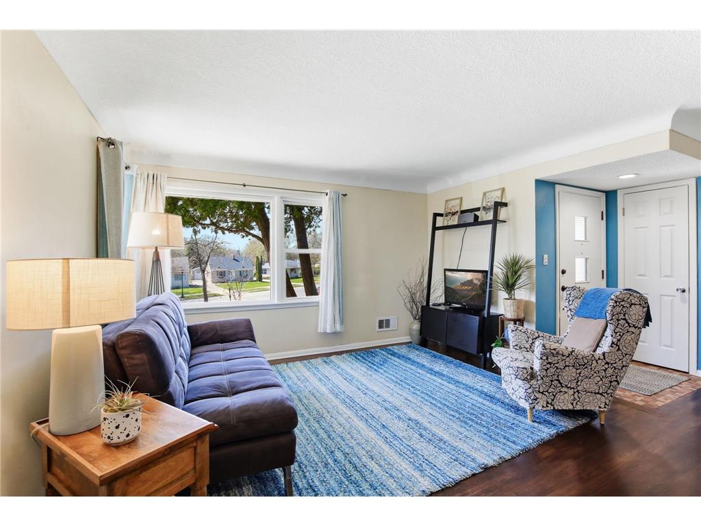 1082 Prior Avenue S Saint Paul MN 55116 7040738 image6