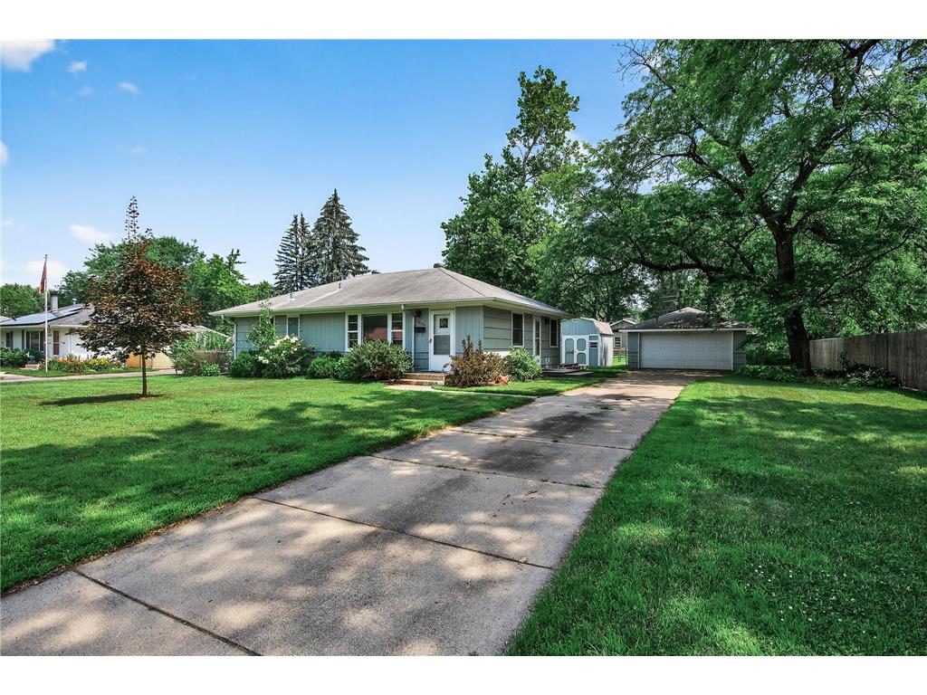 10825 Kell Avenue S Bloomington MN 55437 6767522 image1