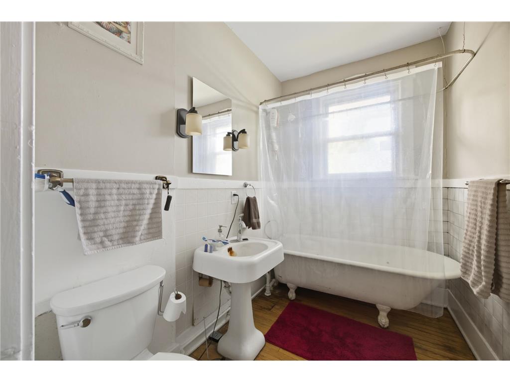 1083 Chatsworth Street N Saint Paul MN 55103 7028228 image15