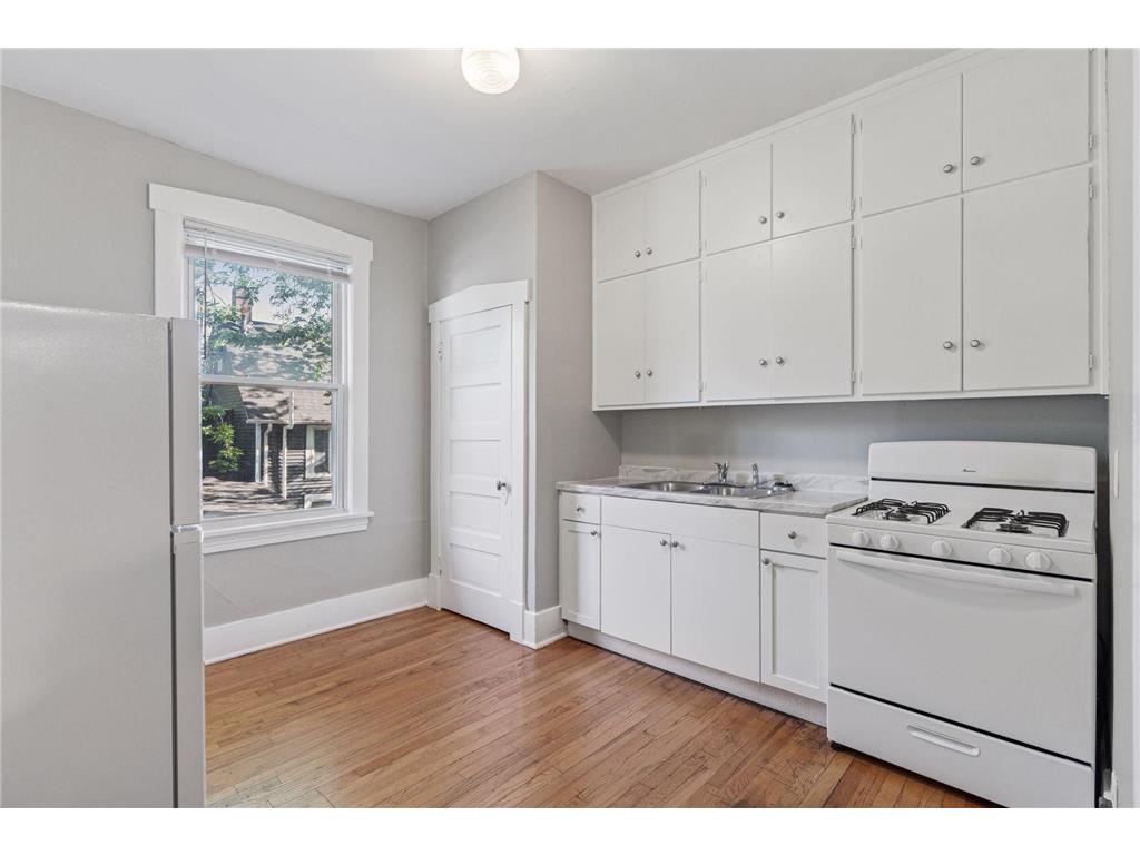 1083 Chatsworth Street N Saint Paul MN 55103 7028228 image18