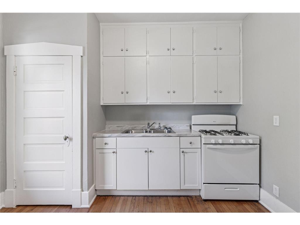 1083 Chatsworth Street N Saint Paul MN 55103 7028228 image19