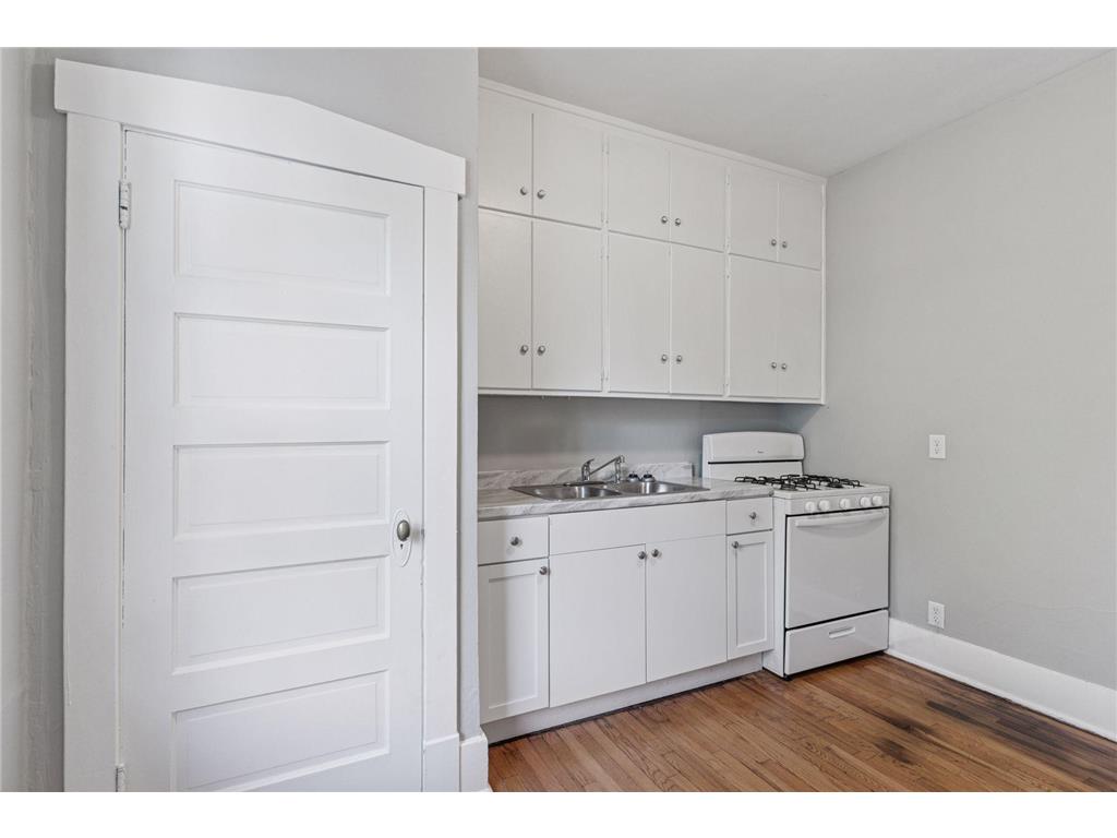 1083 Chatsworth Street N Saint Paul MN 55103 7028228 image21