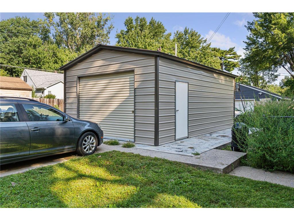 1083 Chatsworth Street N Saint Paul MN 55103 7028228 image32