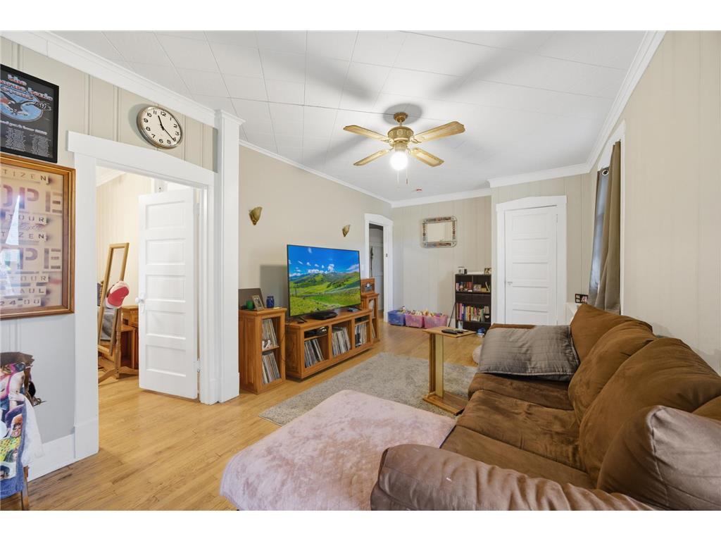 1083 Chatsworth Street N Saint Paul MN 55103 7028228 image9