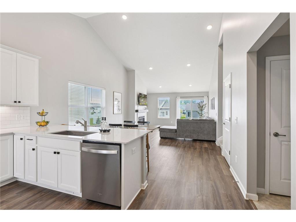 1083 Meadow Lane Waconia MN 55387 6767020 image1