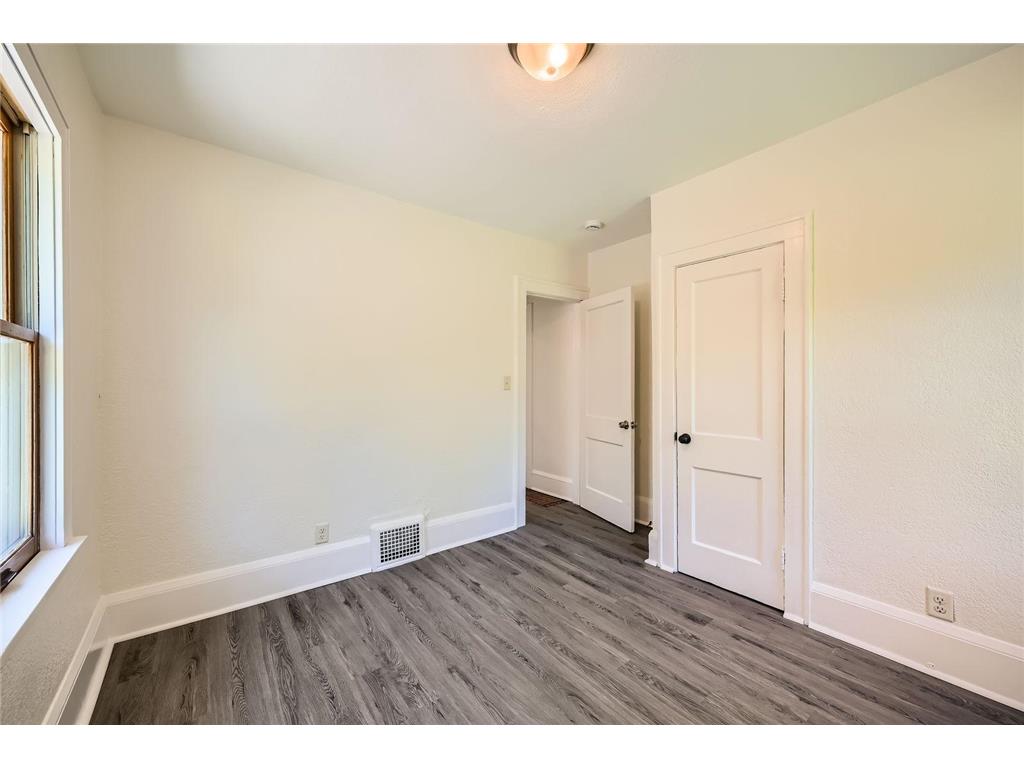 1083 Western Avenue N Saint Paul MN 55117 6745006 image14