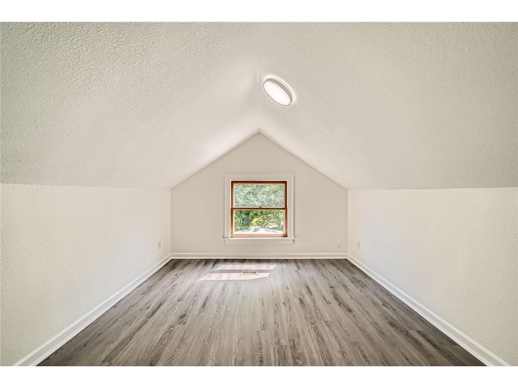 1083 Western Avenue N Saint Paul MN 55117 6745006 image18