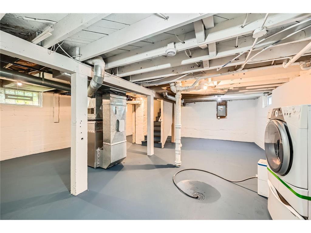 1083 Western Avenue N Saint Paul MN 55117 6745006 image20