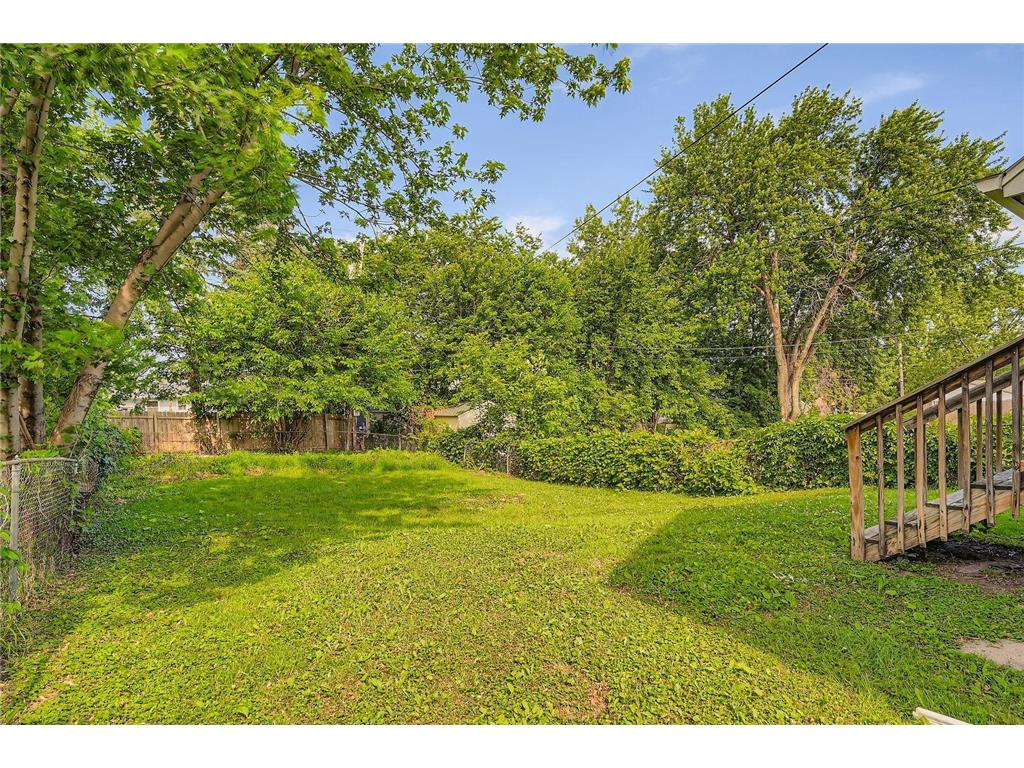 1083 Western Avenue N Saint Paul MN 55117 6745006 image23