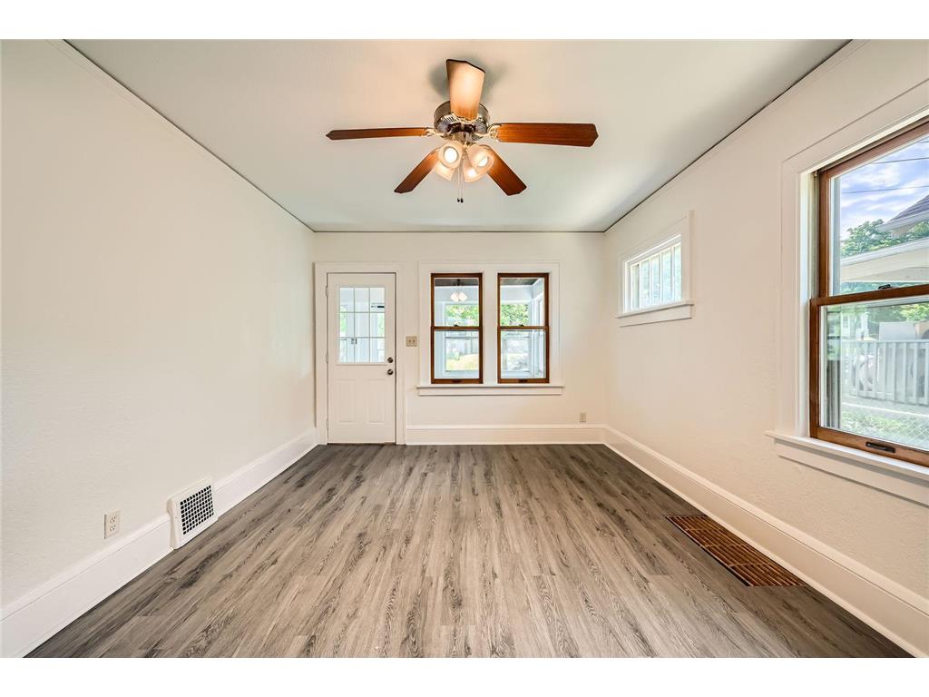 1083 Western Avenue N Saint Paul MN 55117 6745006 image7