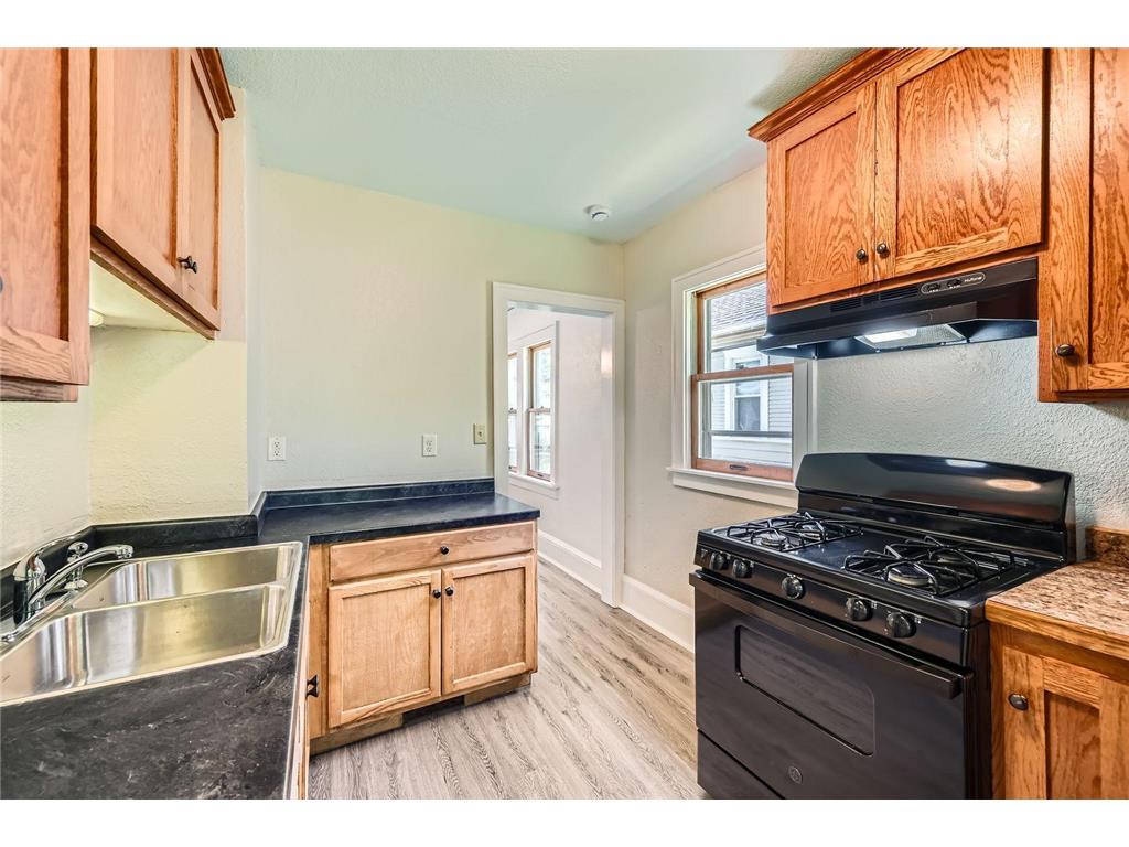 1083 Western Avenue N Saint Paul MN 55117 6745006 image9