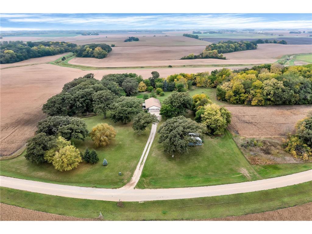 10835 415th Avenue Blue Earth MN 56013 6441679 image1