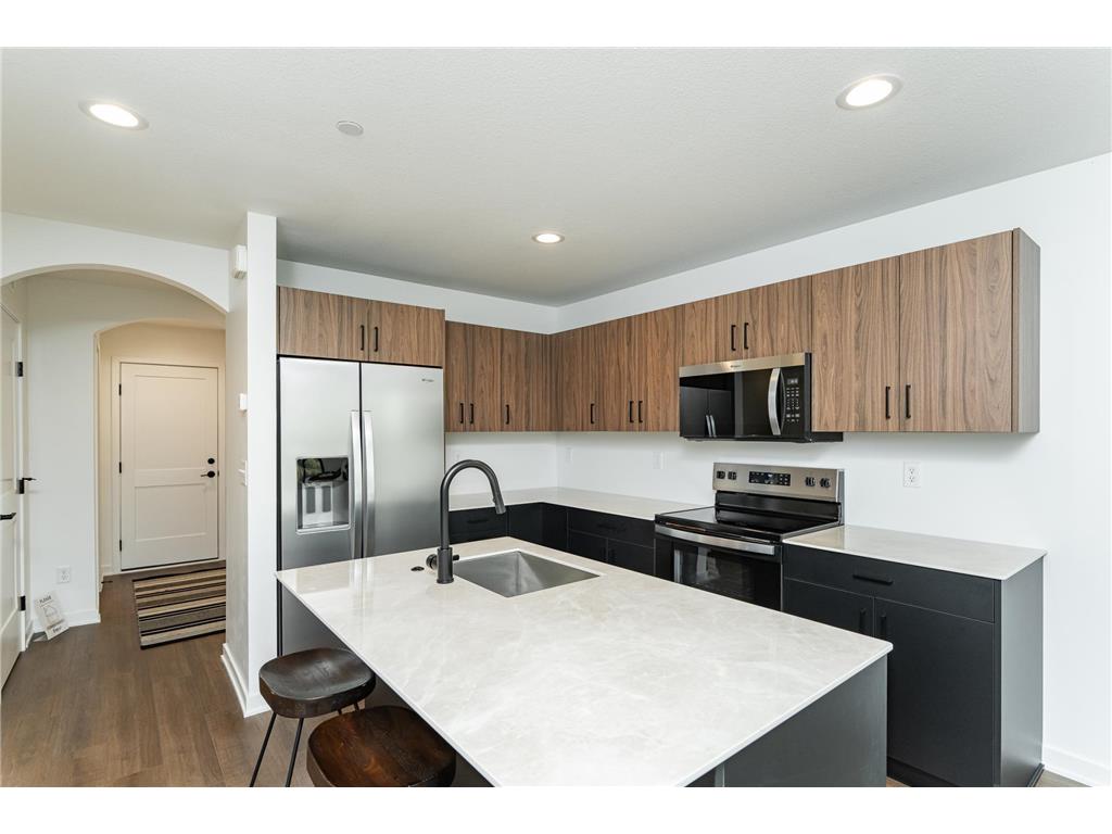 1085 Century Village Lane NE Rochester MN 55906 7037348 image1
