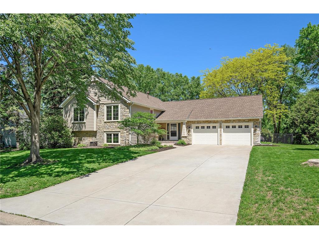 1085 Lake Oaks Drive, Shoreview, MN, 55126 MLS 6212678 Edina Realty