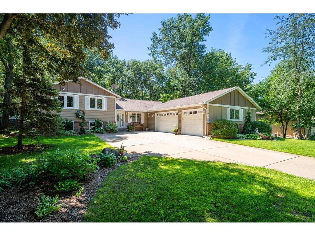 1085 Nelson Drive, Shoreview, MN 55126 MLS 6253029 Edina Realty