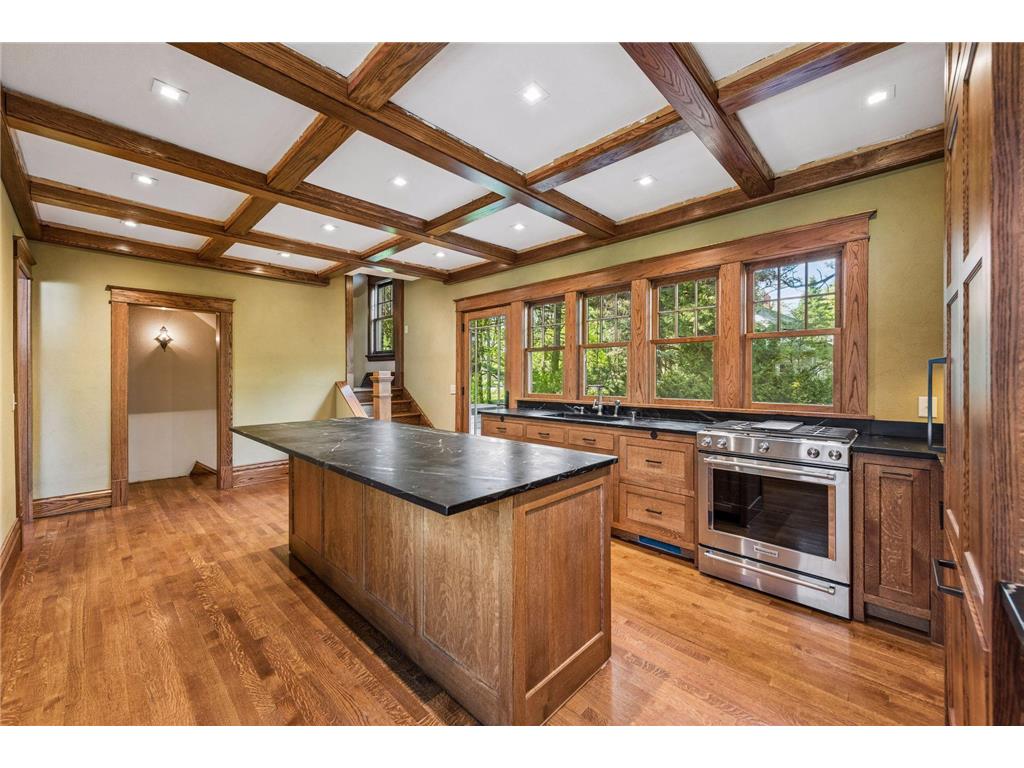 1085 Ryan Avenue W Roseville MN 55113 6820666 image17