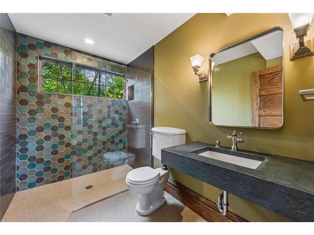 1085 Ryan Avenue W Roseville MN 55113 6820666 image19