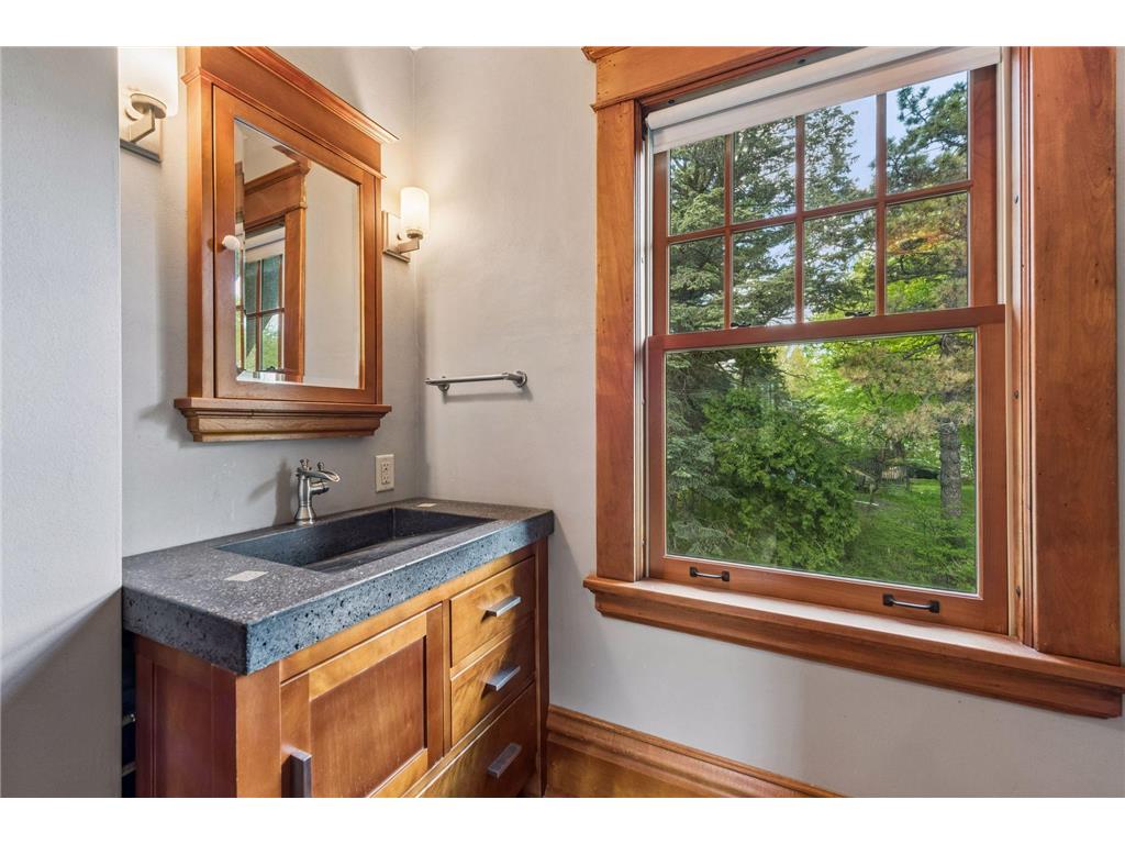 1085 Ryan Avenue W Roseville MN 55113 6820666 image27