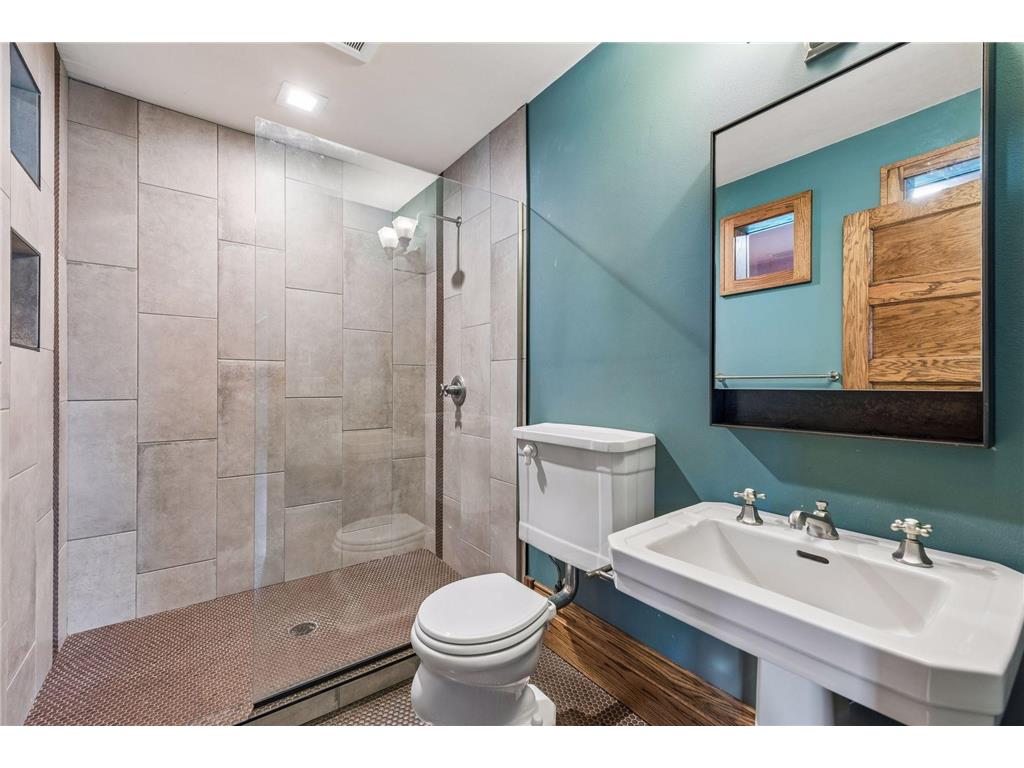 1085 Ryan Avenue W Roseville MN 55113 6820666 image39
