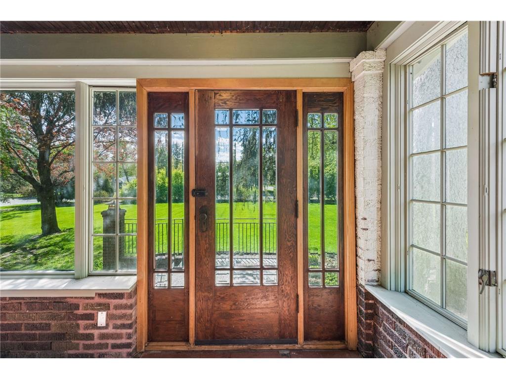 1085 Ryan Avenue W Roseville MN 55113 6820666 image5