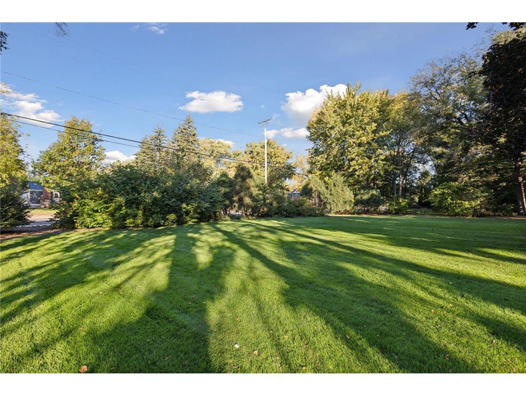 1085 Ryan Avenue W Roseville MN 55113 6820666 image54