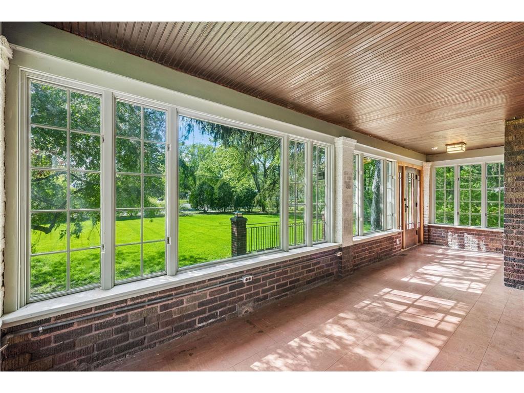 1085 Ryan Avenue W Roseville MN 55113 6820666 image6