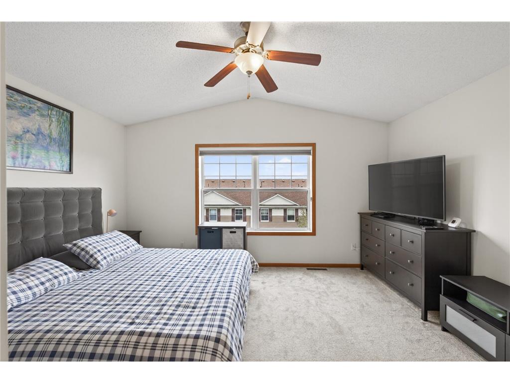 10859 Kingsfield Lane Woodbury MN 55129 7058229 image16
