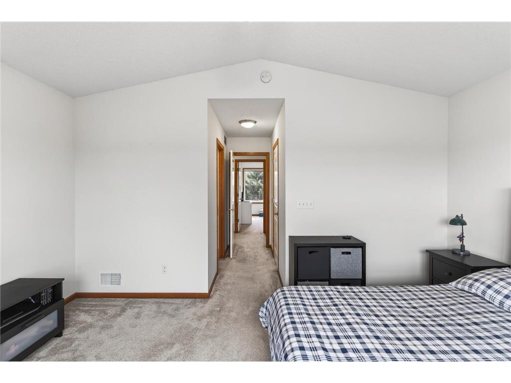 10859 Kingsfield Lane Woodbury MN 55129 7058229 image17