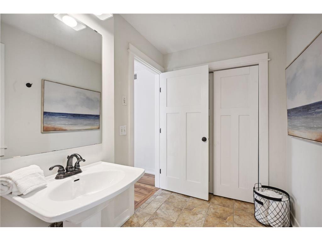 1086 11th Avenue SE Minneapolis MN 55414 6822284 image15